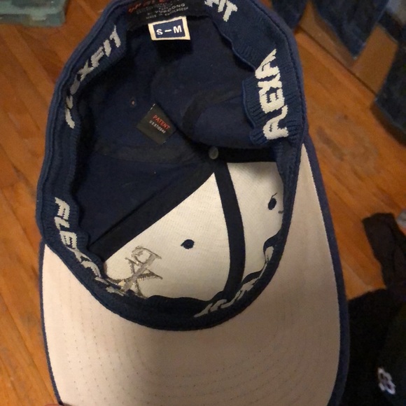 Custom embroidered cap - Picture 2 of 2